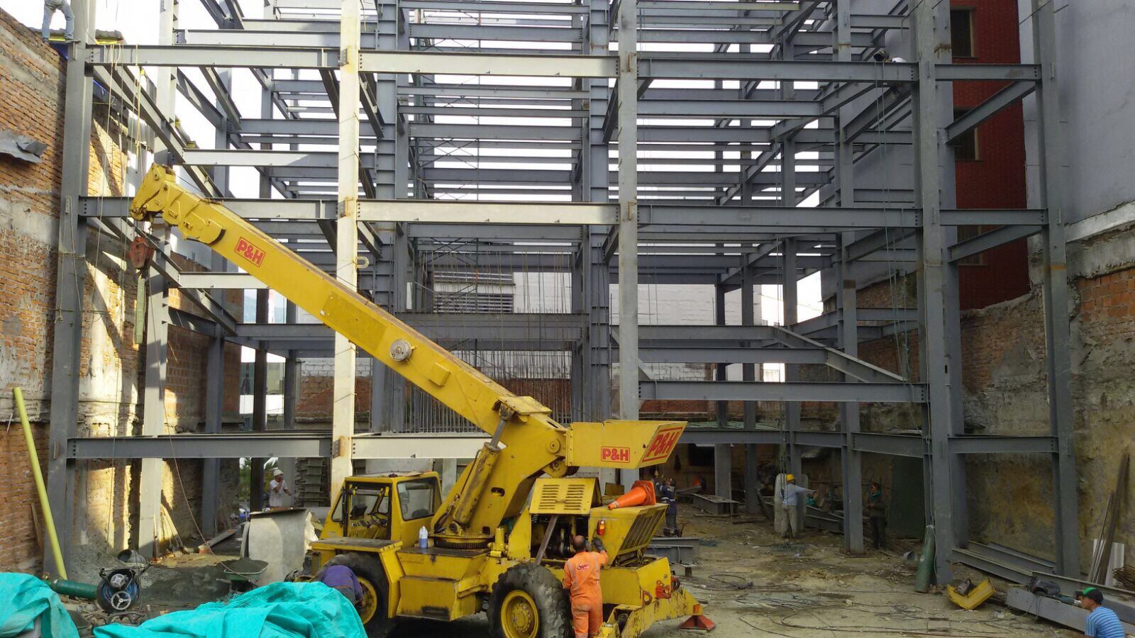 Edificio Fundadores, Armenia, Quindío: estructura metálica de GVS Construcciones