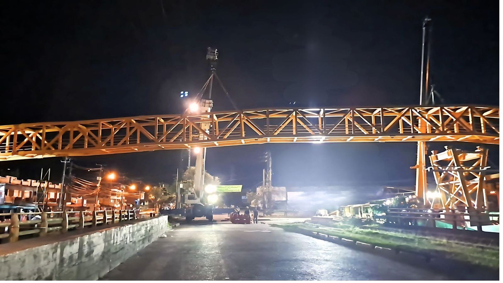 Puente peatonal Palera, Buenaventura, Valle del Cauca: estructura metálica de GVS Construcciones